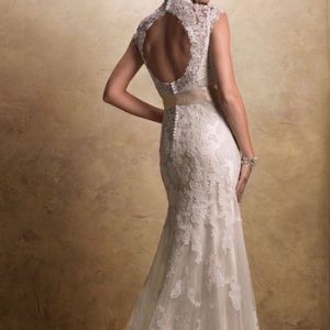 Sz. 2 White Maggie Soterro, Bronywn, Wedding Dress
